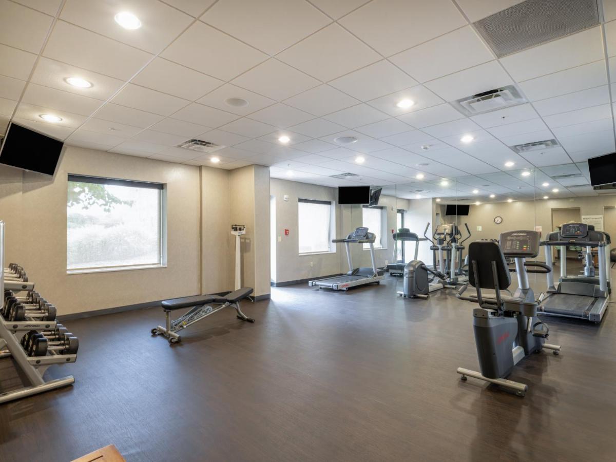 Holiday Inn Greensboro Coliseum By Ihg Bagian luar foto