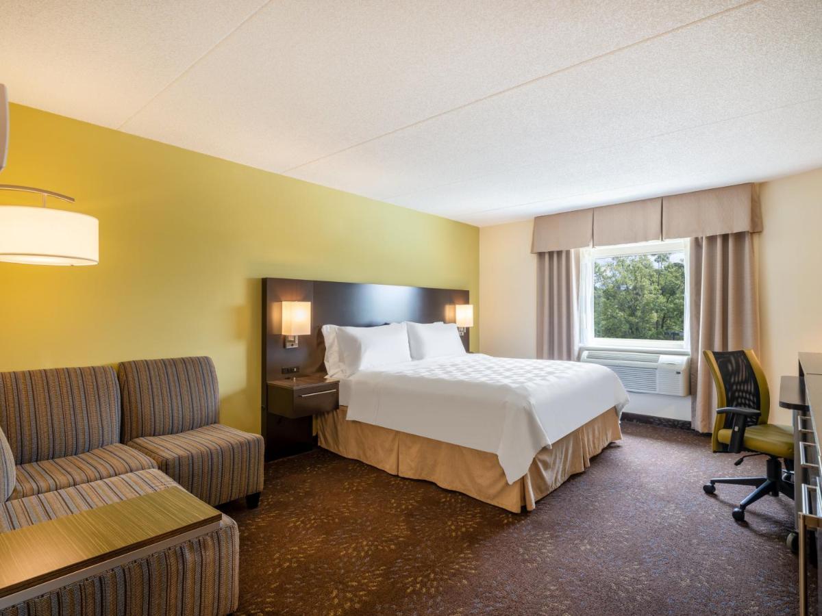 Holiday Inn Greensboro Coliseum, An Ihg Hotel Bagian luar foto