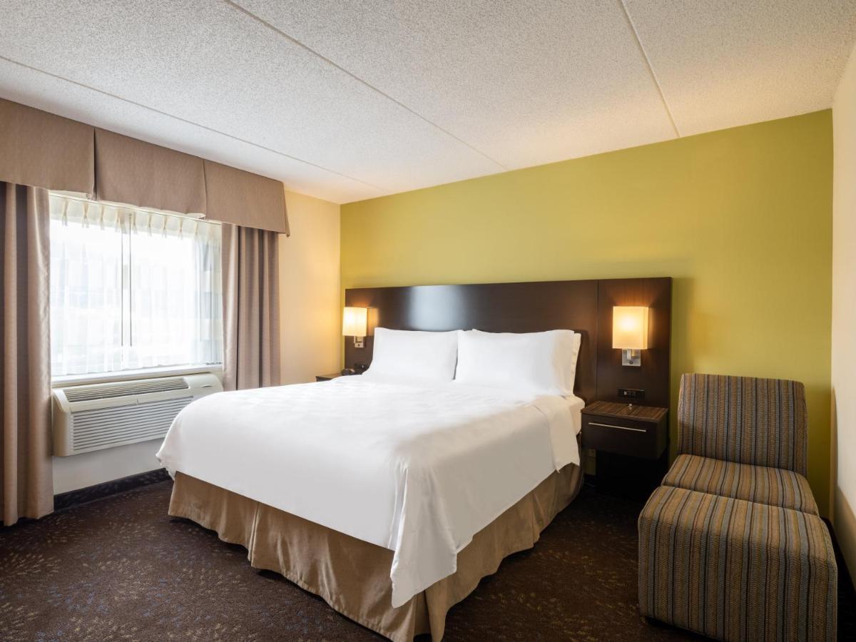 Holiday Inn Greensboro Coliseum By Ihg Bagian luar foto