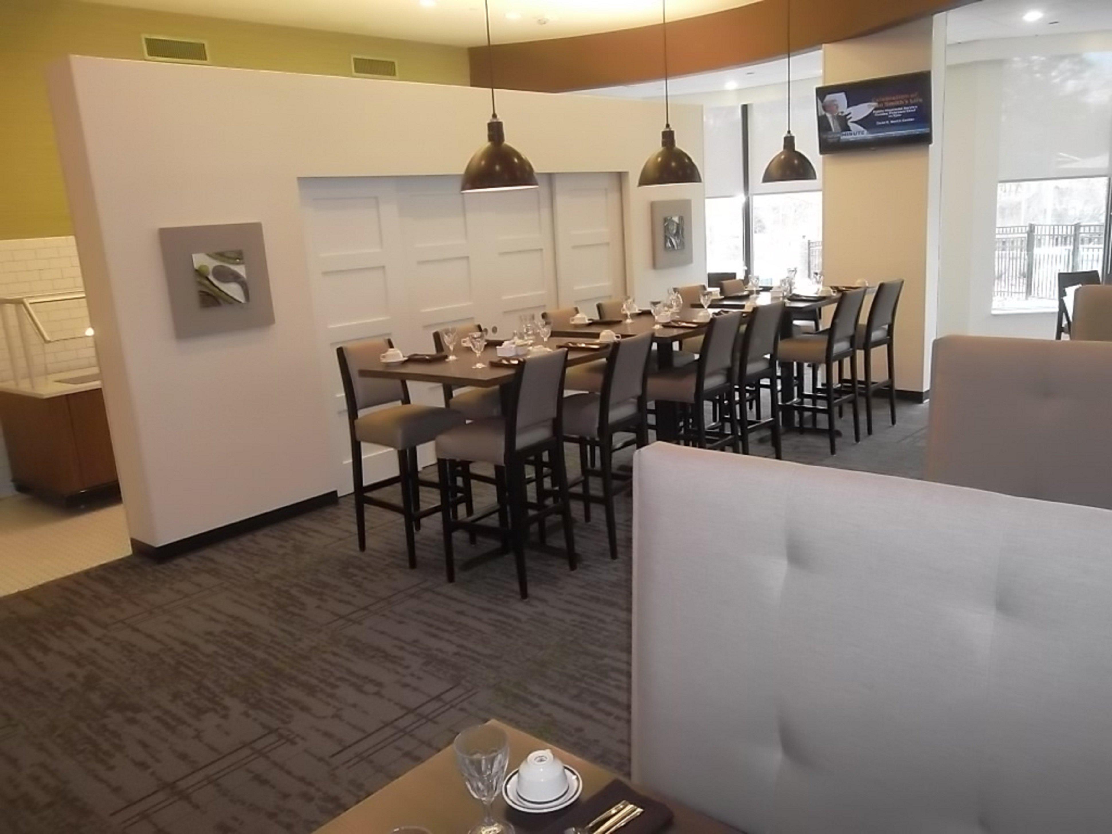 Holiday Inn Greensboro Coliseum By Ihg Bagian luar foto