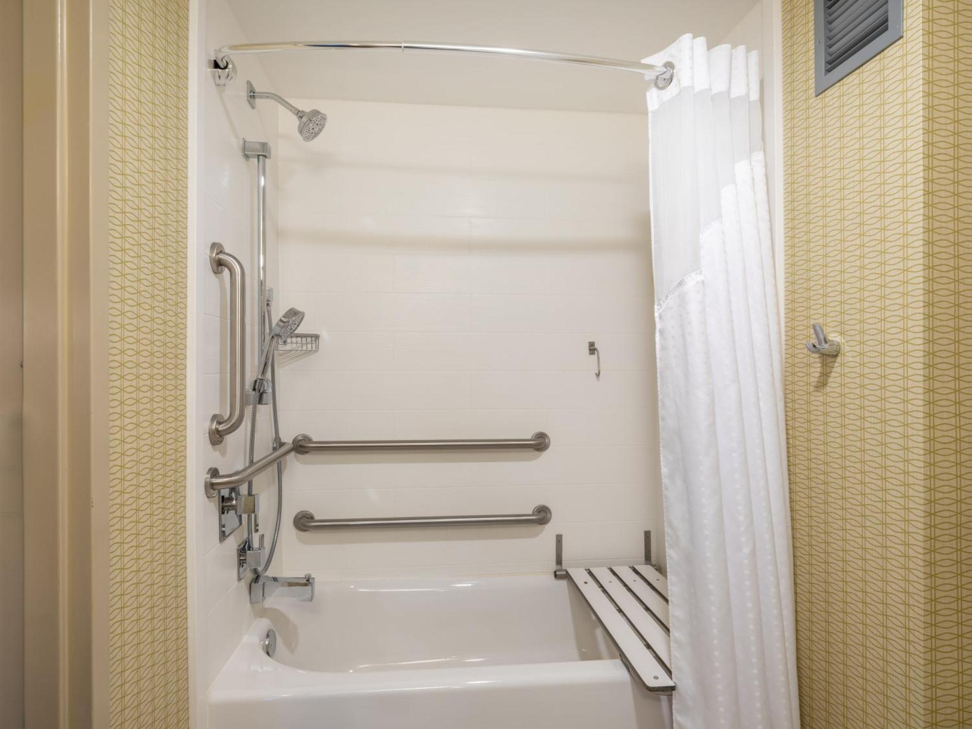 Holiday Inn Greensboro Coliseum By Ihg Bagian luar foto