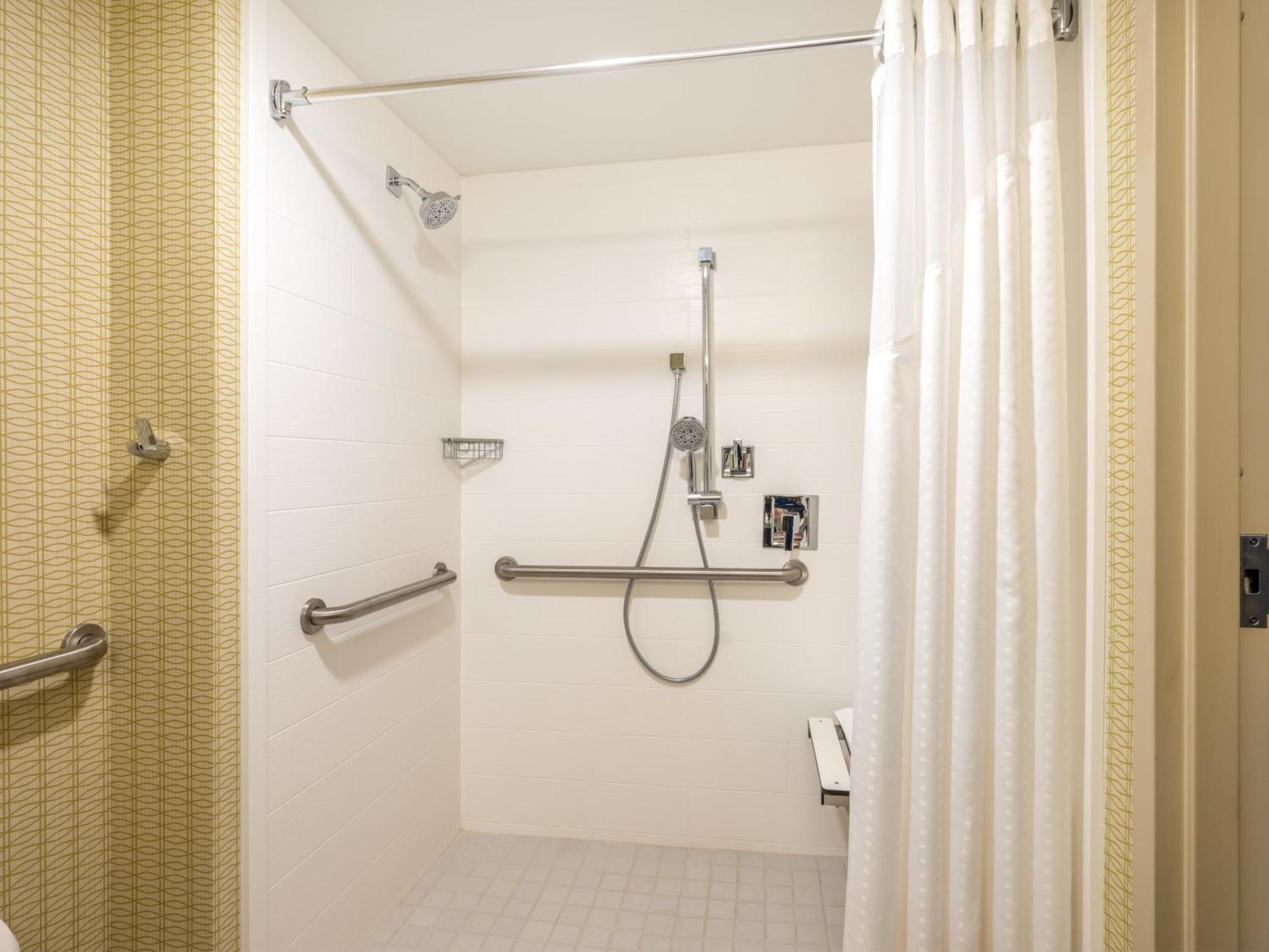 Holiday Inn Greensboro Coliseum By Ihg Bagian luar foto