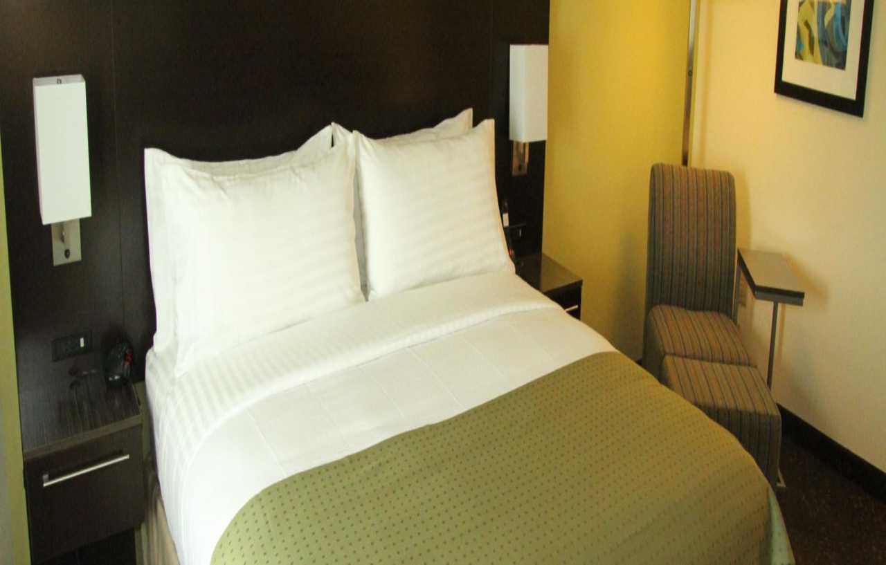 Holiday Inn Greensboro Coliseum, An Ihg Hotel Bagian luar foto